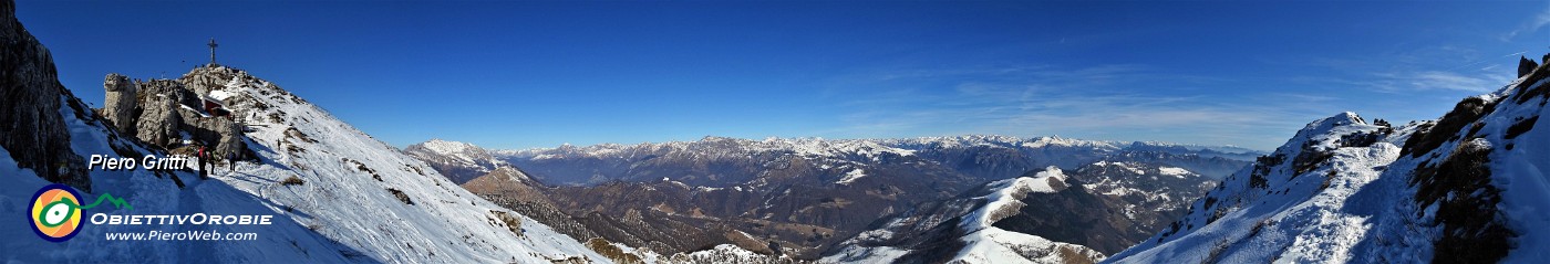 49 Panorama dalla cresta di vetta verso Valle Imagna, Val Taleggio e Orobie.jpg